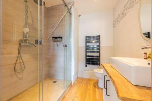 Ένα μπάνιο στο Le Perchoir / F2 de standing avec écran de cinéma +29 φωτογραφίες