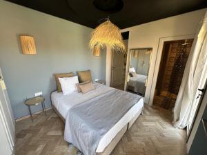 Postel nebo postele na pokoji v ubytování Smala Beldi Guest House