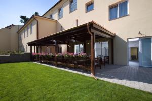 Vonkajšia záhrada v ubytovaní Dolce Villa