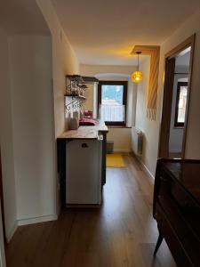Kuchyň nebo kuchyňský kout v ubytování CASA DI MONTAGNA BnB -ROXY