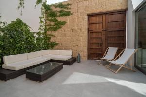A patio or other outdoor area at Youth Hostel Jávea
