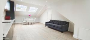 Istumisnurk majutusasutuses Luxurious and Modern 3b3b Apartment in Hammersmith