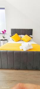 Voodi või voodid majutusasutuse Luxurious and Modern 3b3b Apartment in Hammersmith toas