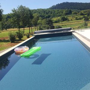 Bazén v ubytovaní Apartmani Fenestra -Zagorka alebo v jeho blízkosti