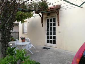 En have udenfor Casa Valentina ANIMALI NON AMMESSI