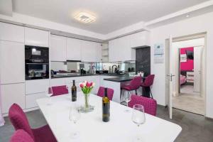 Kuchyňa alebo kuchynka v ubytovaní Apartments in Novi Vinodolski 39371