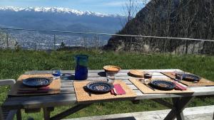 Nespecifikovaný výhled na hory nebo výhled na hory při pohledu z bed and breakfast + 4 fotografie