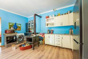 Köök või kööginurk majutusasutuses Giorgi's Home