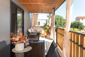 Balkón nebo terasa v ubytování Mobile home Flora 2