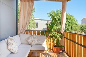 Balkón nebo terasa v ubytování Mobile home Flora 2