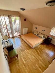 Ένα ή περισσότερα κρεβάτια σε δωμάτιο στο Pas Bani