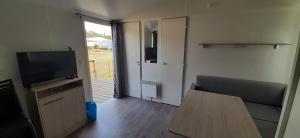 Et tv og/eller underholdning på Natur Camping Landshause