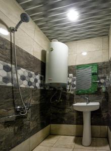 Koupelna v ubytování Gordela Hotel