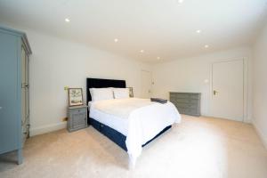 Gallery image of House on the Hill in Harrow on the Hill +14 photos
