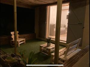 Fotografie z fotogalerie ubytování Cosy studio tiny house, parking Mougins, proche Cannes v destinaci Mougins