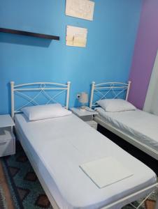 A bed or beds in a room at Marco's apartment
