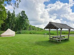 Zahrada ubytování Järveääre Glämping