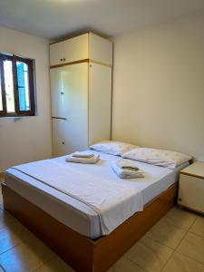 Postel nebo postele na pokoji v ubytování Cozy Place