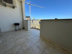 Balkón nebo terasa v ubytování Cozy Room in Gzira - Close to Beachfront