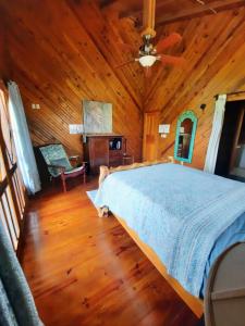 Posteľ alebo postele v izbe v ubytovaní Guava Grove Resort & Villas