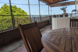 En balkon eller terrasse på Appartement Malendure Bay + 4 billeder