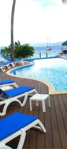 Kolam renang di atau dekat dengan T1 BIS RDC Carayou Marina Pointe du Bout