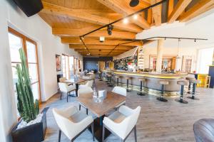 Reštaurácia alebo iné gastronomické zariadenie v ubytovaní Hotel Giessenbach