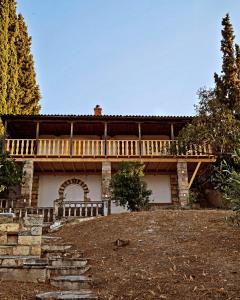 Το κτήριο όπου στεγάζεται  η βίλα