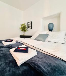 Postel nebo postele na pokoji v ubytování Schöne Ferienwohnung