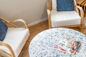 Shepherds Delight-Access Friendly-Linen Included的休息区