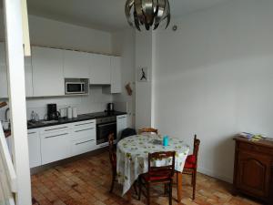 Fotografia z galérie ubytovania Maison au calme proche des transports v destinácii Lille