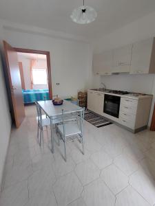 Kuchyň nebo kuchyňský kout v ubytování La Zagara House
