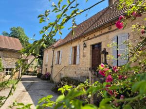 Το κτήριο όπου στεγάζεται  η παραθεριστική κατοικία