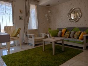 Fotografija v galeriji nastanitve RELAX Chalet-Stella Di Mare Sea view -Families v mestu Az Za‘farānah