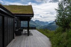 Gallery image of Luxurious 5-Bedroom Mountain Chalet with Sauna, Panoramic Views, and Two Full Bathrooms in Stranda +25 photos
