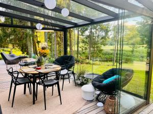 Zahrada ubytování House and sauna where city comforts meet nature