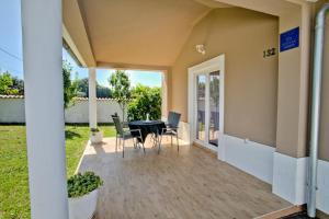 Zahrada ubytování Ema Holiday Home