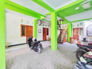 Fotografie z fotogalerie ubytování Happy Syariah Hotel near Jombor Mitra RedDoorz v destinaci Sleman