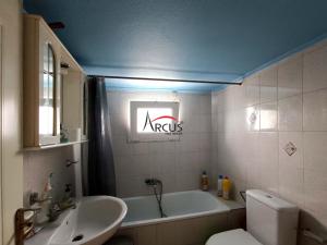 Kúpeľňa v ubytovaní Koukmaris House + 37 fotografií