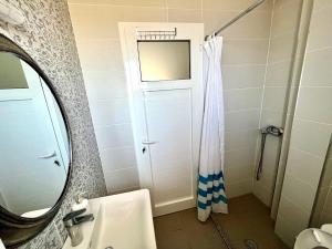 Koupelna v ubytování Filikouri Rooms