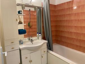 Ένα μπάνιο στο Chambre spacieuse - Paris Expo Porte de Versailles +17 φωτογραφίες