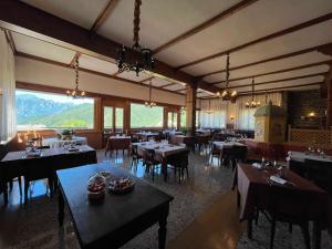 Restaurace v ubytování Albergo Piazzatorre + 36 fotografií