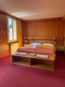 Posteľ alebo postele v izbe v ubytovaní Honolulu Hotel