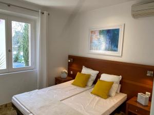 Fotografia z galérie ubytovania Appartement 6 avec deux chambres - LES SUITES DE ROBINSON - Résidence avec piscine en bord de Siagne, à Mandelieu-La-Napoule v destinácii Mandelieu La Napoule