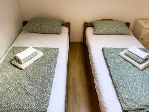 Sarajevo Cozy Attic - Free Parking客房内的一张或多张床位