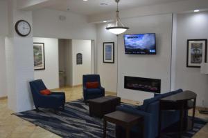 Posezení v ubytování Comfort Suites Yukon - SW Oklahoma City