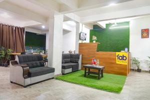 Posezení v ubytování FabHotel White House Inn - EON IT Park