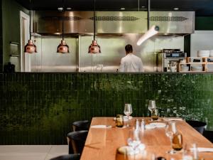 Гости THE FLAG HOTEL Marbella, Estepona Adult Recommended