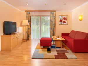 Televízia a/alebo spoločenská miestnosť v ubytovaní Apartment Sonnberg-1 by Interhome