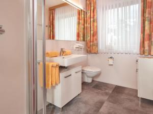 Kúpeľňa v ubytovaní Apartment Sonnberg-1 by Interhome
